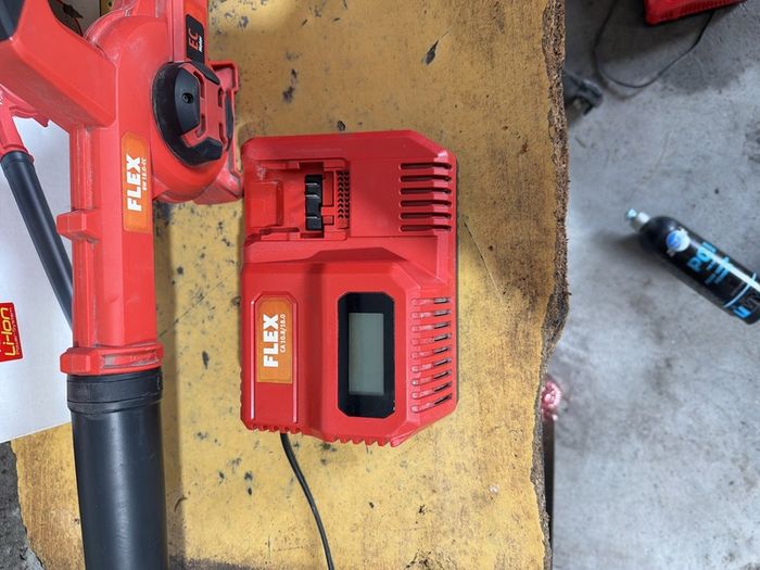Flex cordless blower