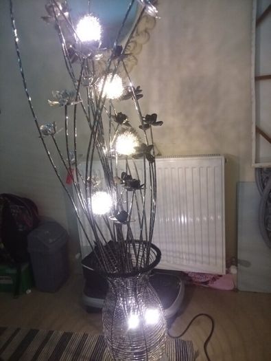 Floor lamp