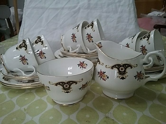 Twenty piece China Teaset