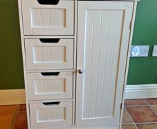 Bathroom cabinet like new.