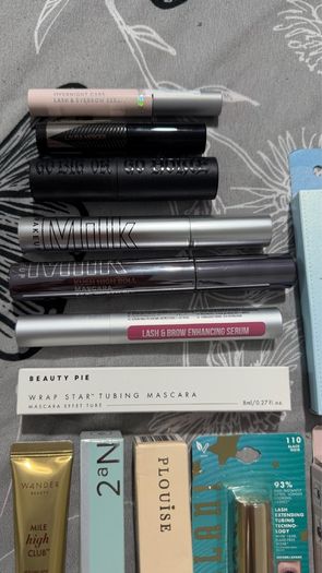 Lumene and hair brush lash & brow serum and mascaras from milk makeup, Laura mercier, KvD, beauty pie, Plouise, wander beauty? Milani, milliefee, 2aN