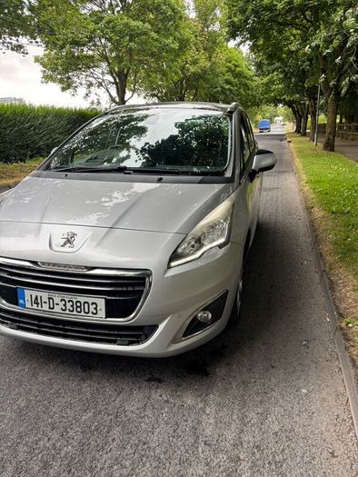 Peugeot 5008 7 SEATER new nct 03/27