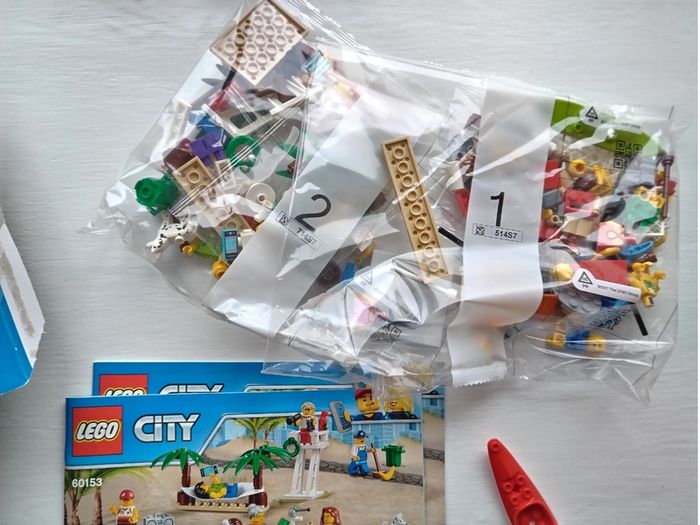 Lego Set 60153 Fun at the Beach People Pack