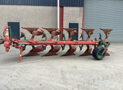 Kverneland Plough