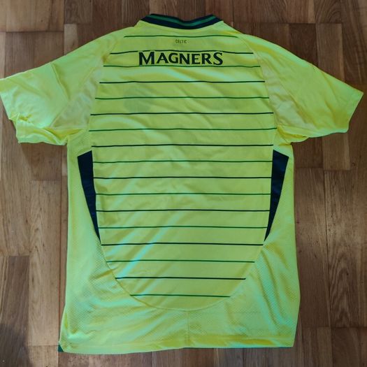 Celtic jersey (XL)