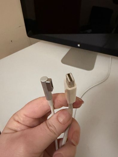 Apple 27in monitor - A1407
