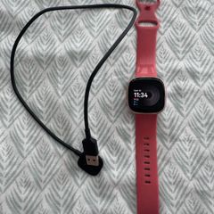 Fitbit versa 4
