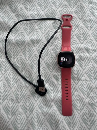 Fitbit versa 4