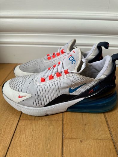 Nike 270