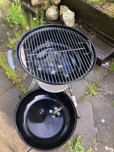 Weber 47cm Charcoal bbq