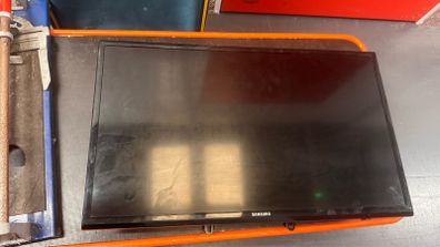 Samsung 32 Inch LED TV Fully Working With Remote