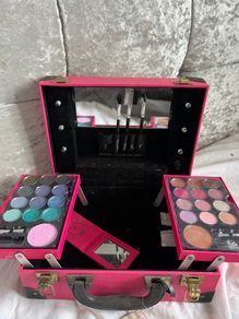 Beauty eyeshadow box