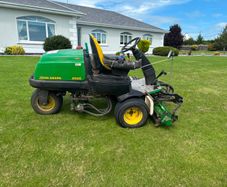 John Deere 2500 cylinder lawn mower
