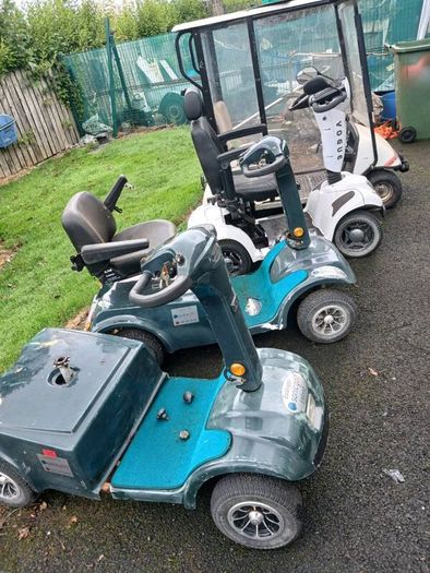 Single seat golf buggies