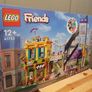 LEGO 41732 Downtown Flower and Design Stores Image 2