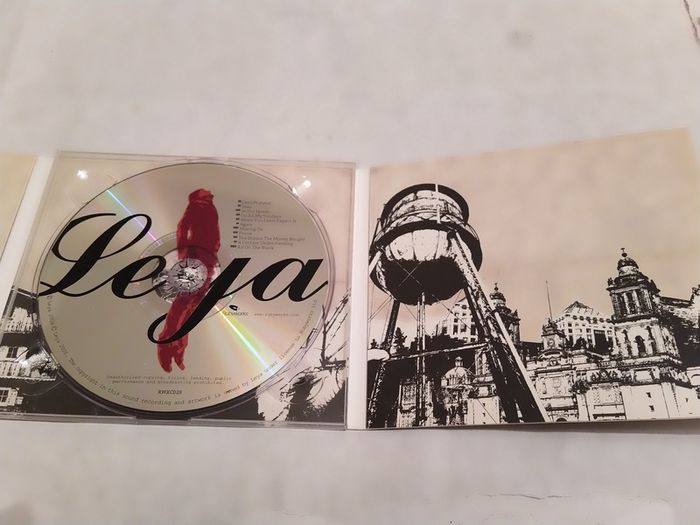 Leya - Watch you don't take Off Cd