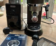 DeLonghi Coffee Machine and Grinder