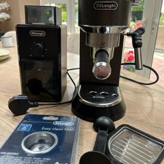 DeLonghi Coffee Machine and Grinder