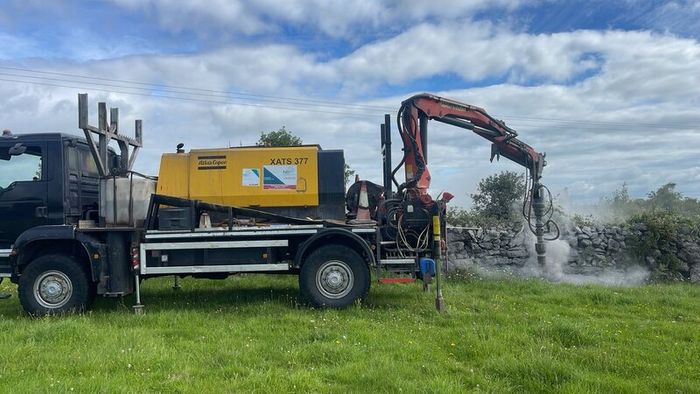 Rock Drill Pole Truck
