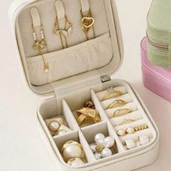 Jewellery box organising travel box
