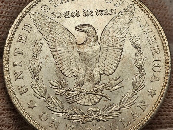 USA United States Silver 1904 S Morgan Dollar Beautiful Uncirculated Lustrous Superb!