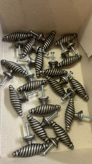 Handles 17 Pcs