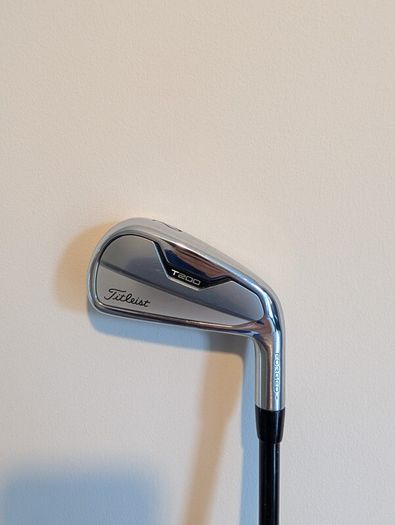 Titleist t200 2iron hybrid