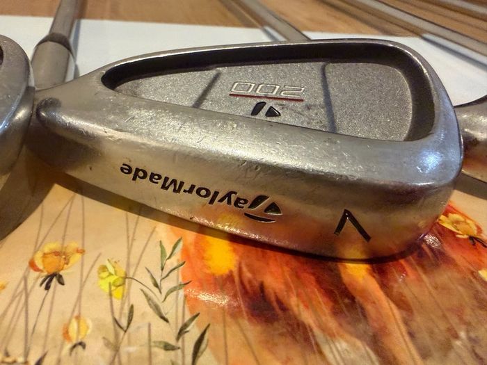 Taylor Made T200 series Irons 4-SW