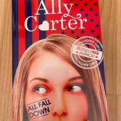 Ally Carter - All fall down - teen book