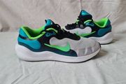 2024 nike revolution size 5.5 eu 38.5 grey/green in excellent condition