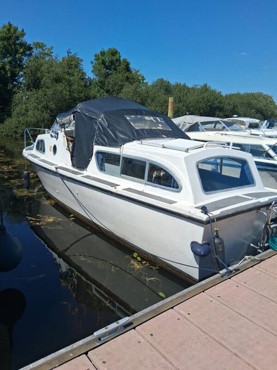 27ft Elysian Centre console