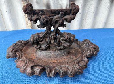 Victorian style foot scraper