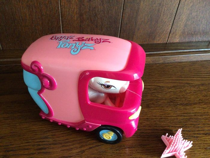 Bratz Babz Ponyz Buggy with pony and hair brush