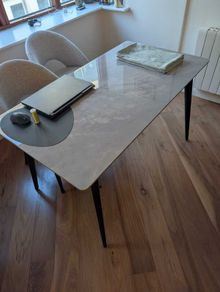 4-people dining table