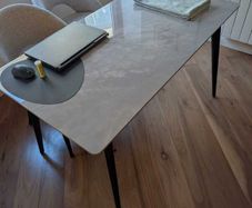 4-people dining table