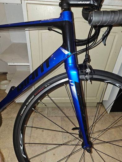 Giant Defy road bike