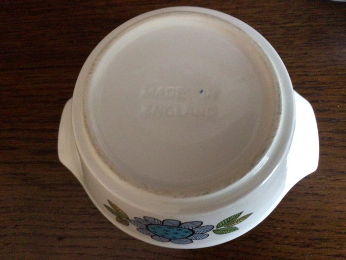 Retro Vintage Studio pottery J&G Meakin Floral soup bowls x3
