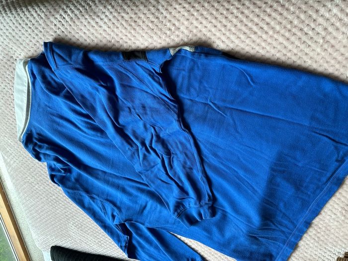 Adidas jumper for gents. Size medium/ large