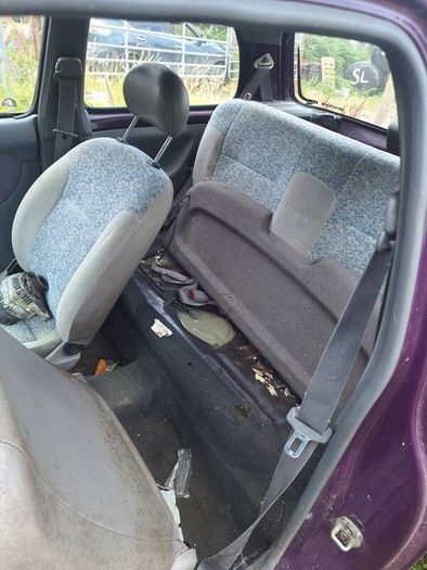 Breaking k11 Nissan Micra 97