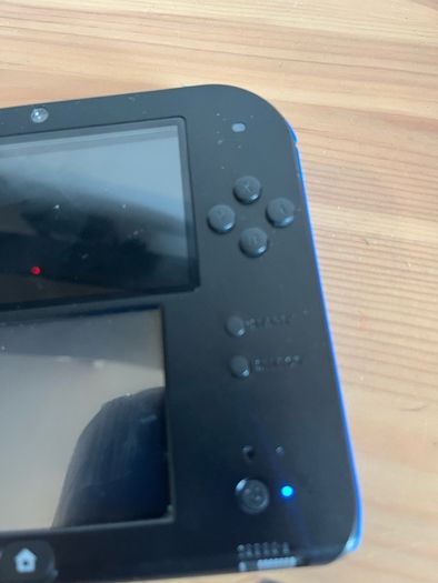 Nintendo 2DS ( for parts or repair ) read