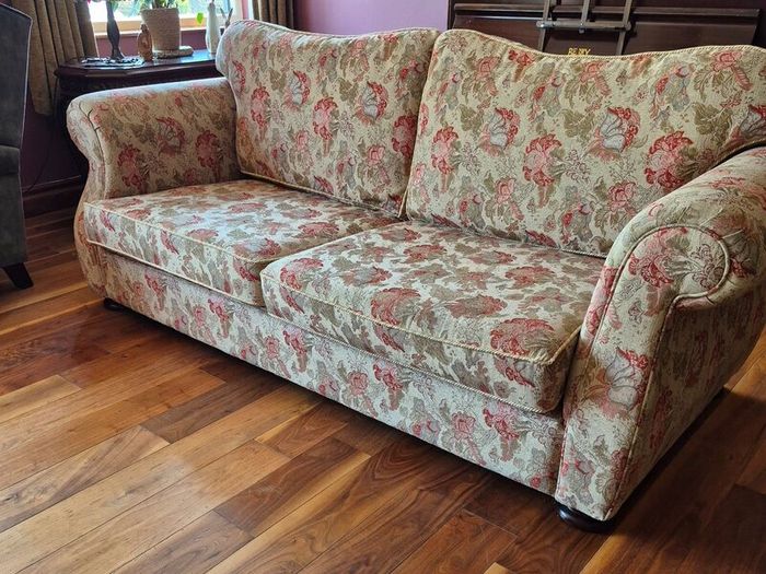 Finline, handcrafted livingroom suite