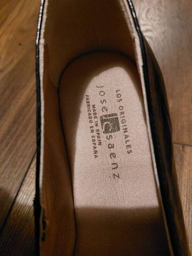 Jose Saenz - navy shoes- uk7