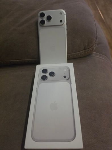 Apple iPhone 17 pro max 256gb with long warranty