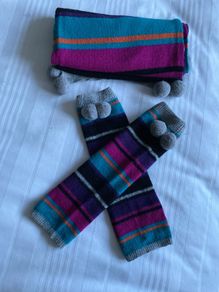 Alice Hannah Scarf/Palmwarmers