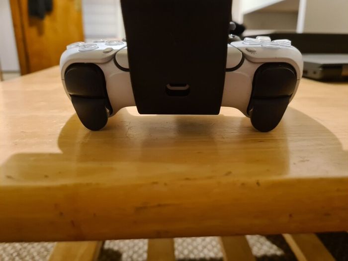 Sony DualSense phone magsafe holder