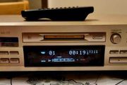 From 1999 Minidisc Pioneer MJ-D7 MD, working perfect, Champagne color.