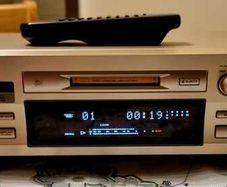 From 1999 Minidisc Pioneer MJ-D7 MD, working perfect, Champagne color.