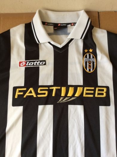 Juventus FC. Turin. Italy. Official Lotto Home Jersey Season 2001/2002. Collect In Dublin Or Receive Via Post.