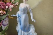 Coalport Figurine of the year 1999 Ladies Of Fashion" Debbie"