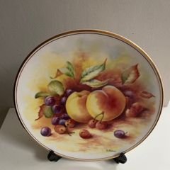 Reduced Large vintage decorative wall plate.